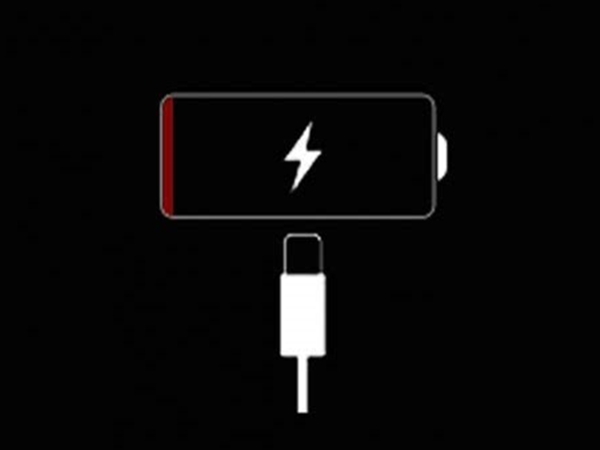 如何給手機(jī)充電？